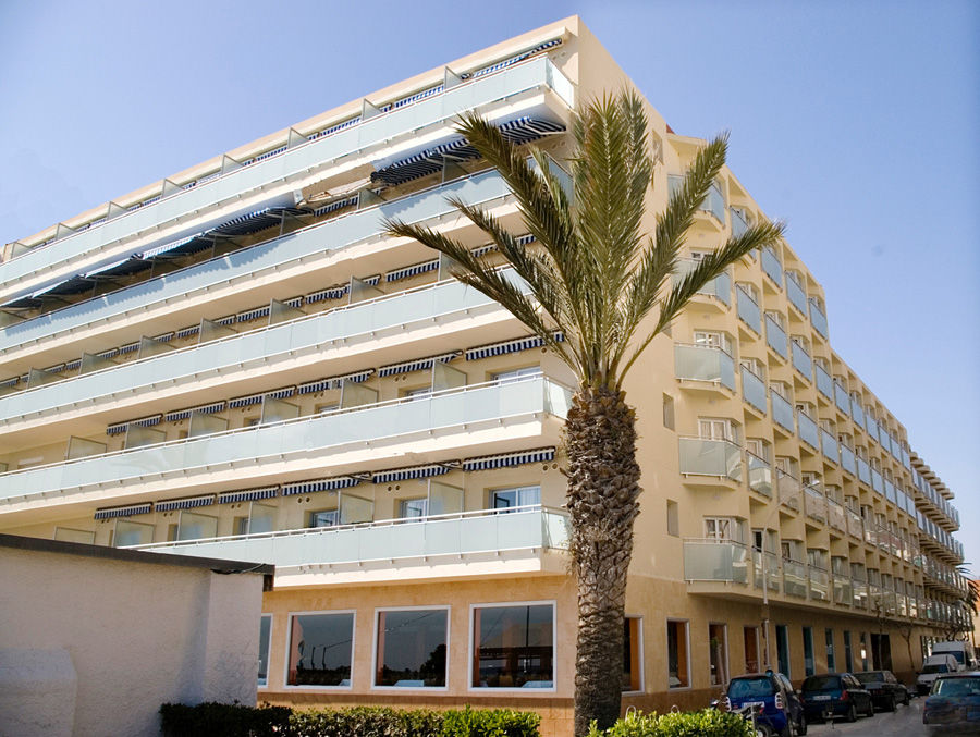 فندق 4R Miramar كالافيل المظهر الخارجي الصورة