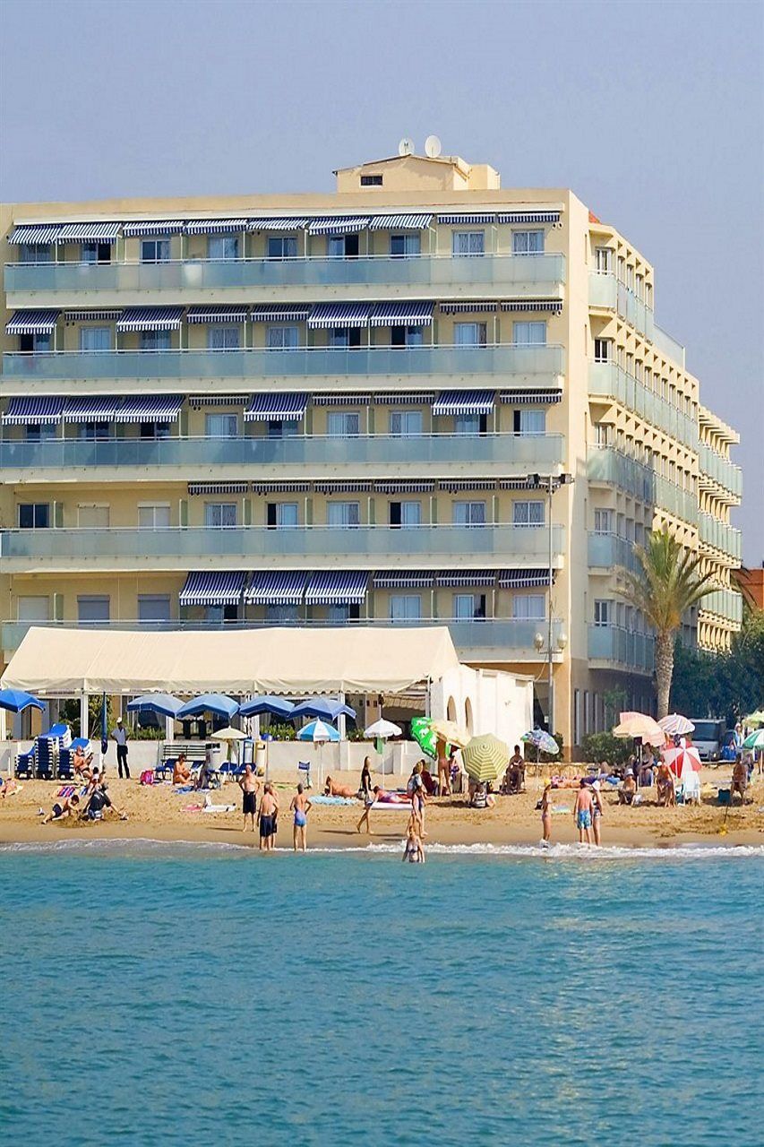 فندق 4R Miramar كالافيل المظهر الخارجي الصورة